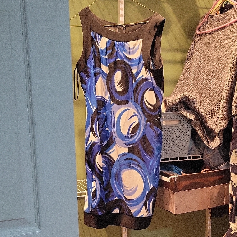 AB Studio Blue and Black Abstract Sleeveless Shift Dress